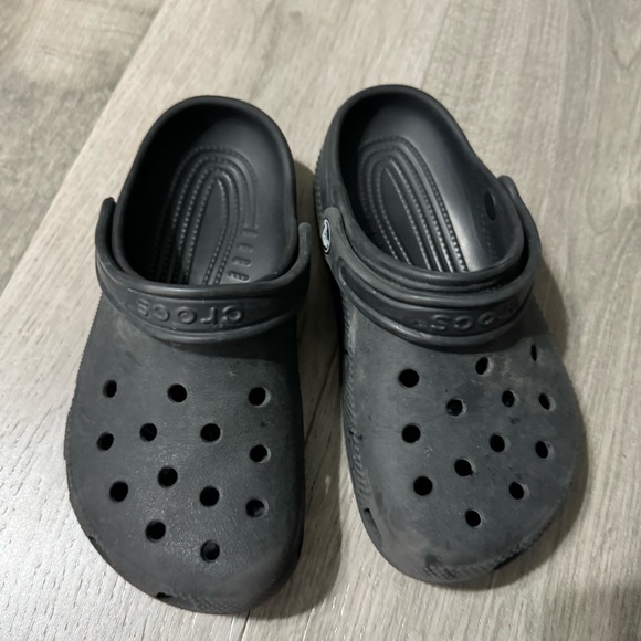 Youth black crocs - Picture 3 of 9